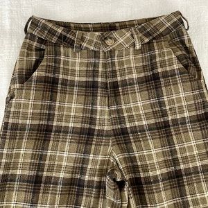 Plaid wide leg bottoms. Wool material